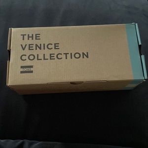 TOMS Women’s Classic Natural Printed Canvas Portland Size 9.5